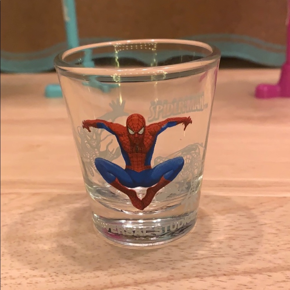 Spider man shoot glass